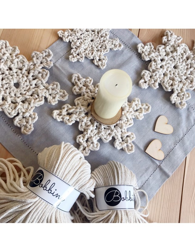 Crochet snowflake - free pattern