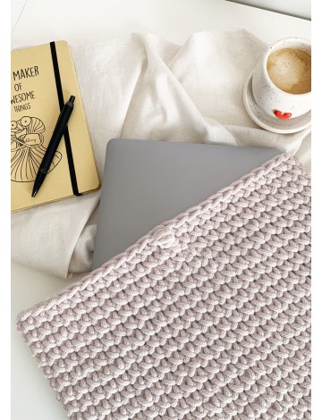 Szydełkowe etui na laptopa