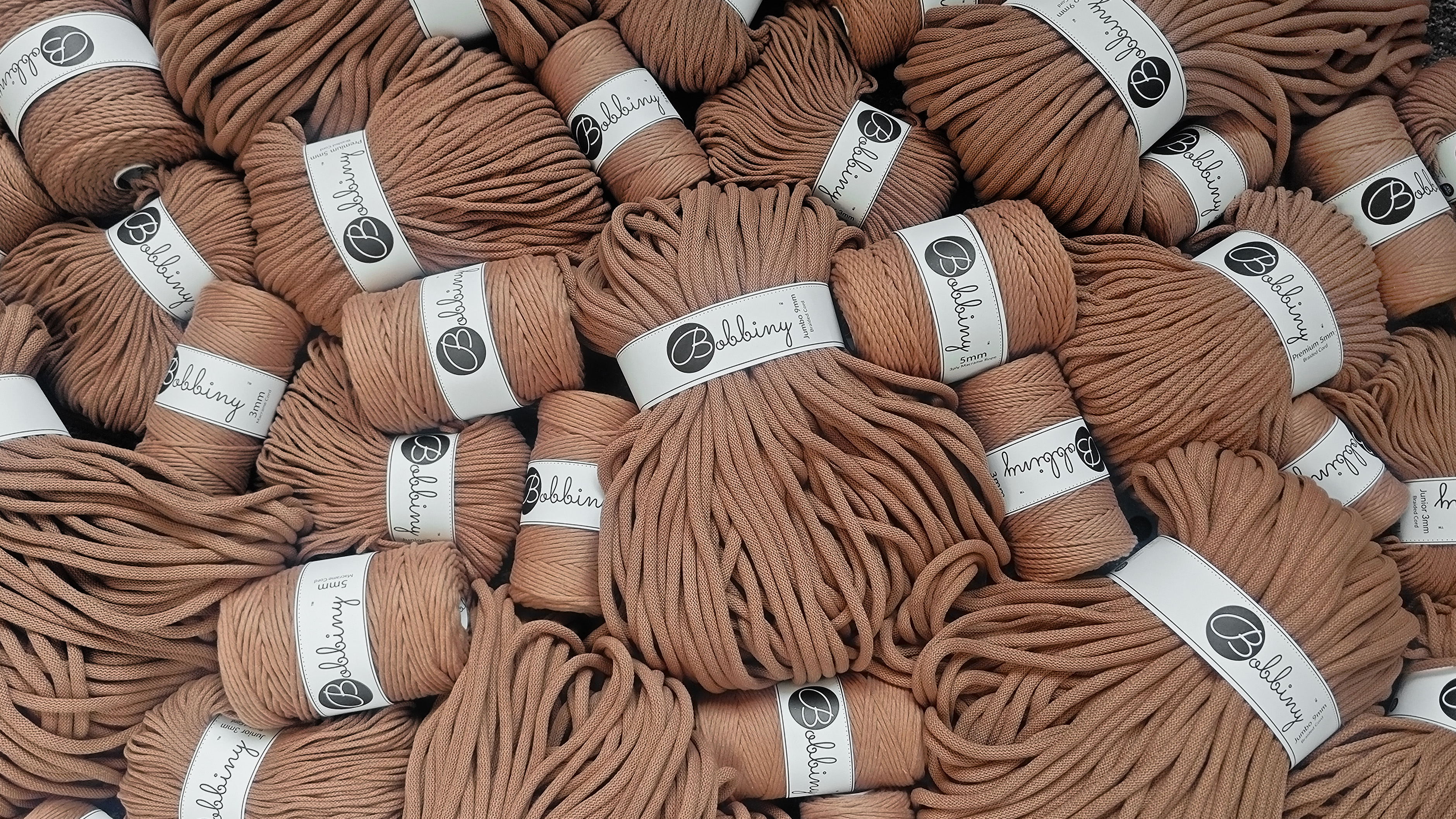 Pantone Color of the Year 2025 – Mocha Mousse
